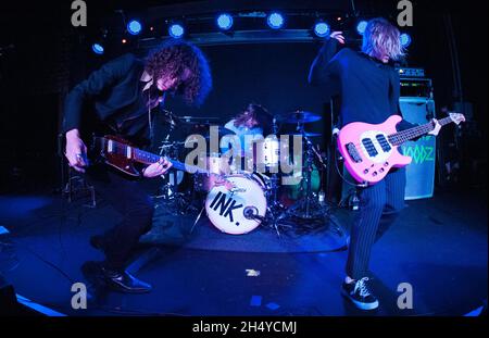 Todd Dorigo, Corey Alexander e Dougie Poynter di INK. Suonano sul palco presso le Slade Rooms il 22 maggio 2018 a Wolverhampton, Inghilterra. Data foto: Martedì 22 maggio, 2018. Photo credit: Katja Ogrin/ EMPICS Entertainment. Foto Stock