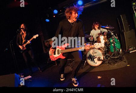 Todd Dorigo, Corey Alexander e Dougie Poynter di INK. Suonano sul palco presso le Slade Rooms il 22 maggio 2018 a Wolverhampton, Inghilterra. Data foto: Martedì 22 maggio, 2018. Photo credit: Katja Ogrin/ EMPICS Entertainment. Foto Stock