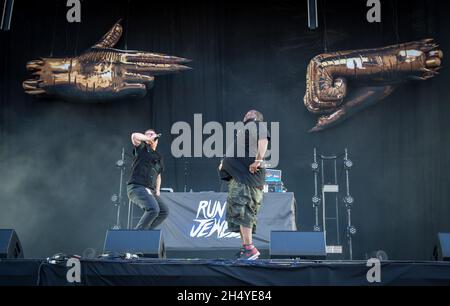 SOLO PER USO EDITORIALE El-P e Killer Mike of Run i Gioielli si esibiscono dal vivo durante la mostra Queens of the Stone Age and Friends a Finsbury Park il 30 giugno 2018 a Londra, Inghilterra. Data foto: Sabato 30 giugno, 2018. Photo credit: Katja Ogrin/ EMPICS Entertainment. Foto Stock