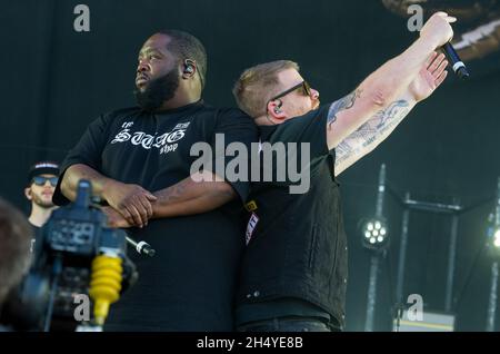 SOLO PER USO EDITORIALE El-P e Killer Mike of Run i Gioielli si esibiscono dal vivo durante la mostra Queens of the Stone Age and Friends a Finsbury Park il 30 giugno 2018 a Londra, Inghilterra. Data foto: Sabato 30 giugno, 2018. Photo credit: Katja Ogrin/ EMPICS Entertainment. Foto Stock