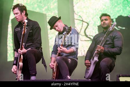 Jason McCaslin, Tom Thacker e Dave Baksh of SUM 41 suonano sul palco il giorno 3 del Leeds Festival il 26 agosto 2018 al Bramham Park Leeds, Inghilterra. Data foto: Domenica 26 agosto, 2018. Photo credit: Katja Ogrin/ EMPICS Entertainment. Foto Stock