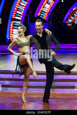 Graeme Swann e Karen Clifton partecipano alla fotocall per il tour dal vivo "Strictly come Dancing" all'Arena Birmingham il 17 gennaio 2019 a Birmingham, Inghilterra. Data foto: Giovedì 17 gennaio, 2019. Photo credit: Katja Ogrin/ EMPICS Entertainment. Foto Stock