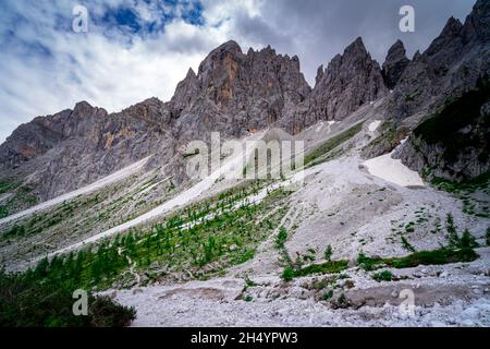 Escursione alle Dolomiti di Rotwandwiesen Alto Adige Italia Foto Stock