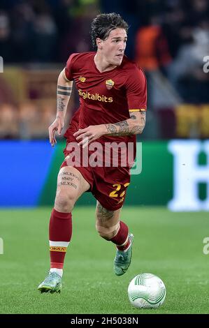 Roma, Italia. 4 novembre 2021. Nicolo' Zaniolo di AS Roma durante la partita della UEFA Conference League tra Roma e Bodo Glimt allo Stadio Olimpico, Roma, Italia, il 4 novembre 2021. Credit: Giuseppe Maffia/Alamy Live News Foto Stock