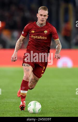 Roma, Italia. 4 novembre 2021. Rick Karsdorp di AS Roma durante la partita della UEFA Conference League tra Roma e Bodo Glimt allo Stadio Olimpico, Roma, Italia, il 4 novembre 2021. Credit: Giuseppe Maffia/Alamy Live News Foto Stock