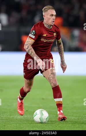 Roma, Italia. 4 novembre 2021. Rick Karsdorp di AS Roma durante la partita della UEFA Conference League tra Roma e Bodo Glimt allo Stadio Olimpico, Roma, Italia, il 4 novembre 2021. Credit: Giuseppe Maffia/Alamy Live News Foto Stock