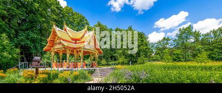 Tempio Tailandese nel parco pubblico a Bad Homburg vor der Höhe, Taunus, Germania Foto Stock