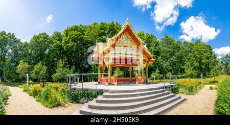 Tempio Tailandese nel parco pubblico a Bad Homburg vor der Höhe, Taunus, Germania Foto Stock