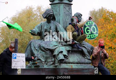 MANIFESTANTI SUL MONUMENTO, 2021 Foto Stock