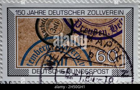 GERMANIA - CIRCA 1983 : un francobollo dalla Germania, che mostra un francobollo doganale dell'Unione doganale tedesca 150 anni anniversario Foto Stock