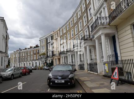 La vista sulla strada di Londra al mattino Foto Stock