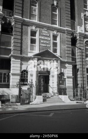 Il Royal London Homoeopathic Hospital a Great Ormond Street a Londra, Inghilterra, il 2 ottobre 1991. Nel 2010 divenne il Royal London Hospital for Integrated Medicine. Foto Stock