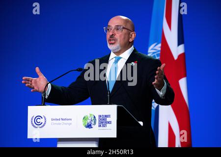 Glasgow, Regno Unito. 05 novembre 2021. Glasgow, Scozia, Regno Unito. 5 novembre 2021PICTURED: Nadhim Zahawi, Segretario del gabinetto per l'istruzione del governo britannico, visto parlare nel pomeriggio in plenaria, "evento congiunto di istruzione e ambiente minster, insieme domani, istruzione e azione sul clima" Credit: Colin Fisher/Alamy Live News Foto Stock