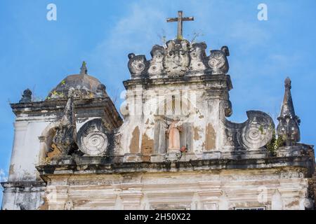 Cachoeira, Bahia, Brasile - 29 novembre 2014: Facciata del Convento di Santo Antônio do Paraguau. Situato a Cachoeira, nello stato brasiliano di Bah Foto Stock