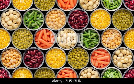 Fondo alimentare senza giunture fatto di cibo in scatola aperto Foto Stock