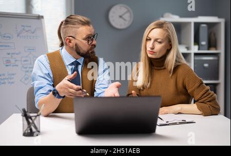 Partner commerciali in riunione Foto Stock