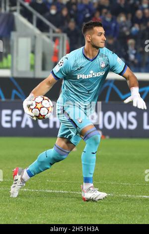 Bergamo, Italia, 2 novembre 2021. Juan Musso di Atalanta durante la partita della UEFA Champions League allo Stadio di Bergamo, Bergamo. Il credito d'immagine dovrebbe essere: Jonathan Moscrop / Sportimage Foto Stock