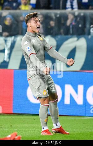 Empoli, Italia. 05 novembre 2021. Stadio Carlo Castellani, Empoli, Italia, 05 novembre 2021, Flavio Bianchi Junior (Genova) festeggia dopo aver segnato il gol 2-2 durante Empoli FC vs Genova CFC - Calcio italiana Serie A Match Credit: Live Media Publishing Group/Alamy Live News Foto Stock