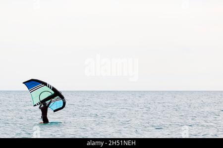 sportivo con aliscafo, in mare Foto Stock