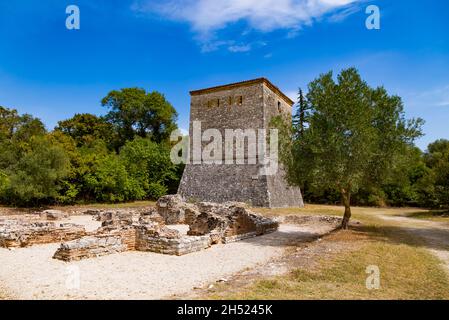 Butrint o Bouthroton - Parco Nazionale in Albania a Ksamil, un sito archeologico patrimonio mondiale dell'UNESCO. Famosa città greca e successivamente romana sullo shor Foto Stock