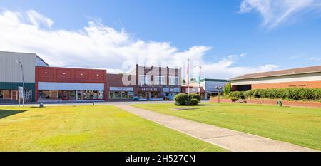 Des Arc, Arkansas, USA - 18 ottobre 2021: Il vecchio quartiere degli affari lungo la strada principale Foto Stock