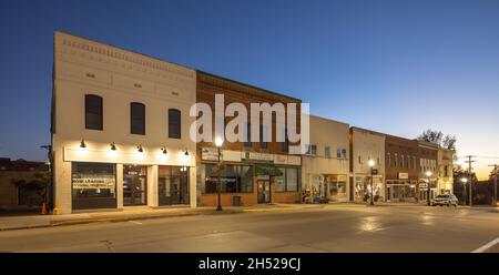 Jackson, Missouri, USA - 18 ottobre 2021: Il vecchio quartiere degli affari lungo Main Street Foto Stock