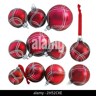 Set di Natale rosso bauble, palla con ornamento isolato su sfondo bianco Foto Stock