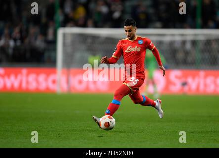 VARSAVIA, POLONIA - 04 NOVEMBRE 2021: UEFA Europa League Group Stage Game Legia Warszawa - SSC Napoli, Adam Oumas (SSC Napoli) Foto Stock