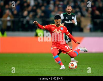 VARSAVIA, POLONIA - 04 NOVEMBRE 2021: UEFA Europa League Group Stage Game Legia Warszawa - SSC Napoli, Adam Oumas (SSC Napoli) Foto Stock