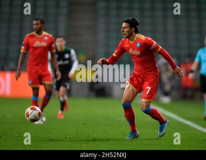 VARSAVIA, POLONIA - 04 NOVEMBRE 2021: UEFA Europa League Group gioco di scena Legia Warszawa - SSC Napoli, Eljif Elmas (SSC Napoli) Foto Stock