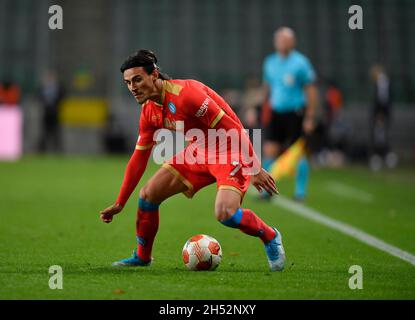 VARSAVIA, POLONIA - 04 NOVEMBRE 2021: UEFA Europa League Group gioco di scena Legia Warszawa - SSC Napoli, Eljif Elmas (SSC Napoli) Foto Stock