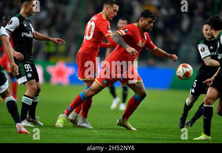 VARSAVIA, POLONIA - 04 NOVEMBRE 2021: UEFA Europa League Group gioco di scena Legia Warszawa - SSC Napoli, Andrea Pategna (SSC Napoli) Foto Stock