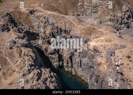 Lunga scagliatura sul Capo Sant'Agalina vicino alla città di Sozopol sulla costa del Mar Nero in Bulgaria Foto Stock