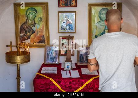 Interno della Cappella di San Nicola di Myra sul Capo Kaliakra nella regione meridionale di Dobruja della costa settentrionale bulgara del Mar Nero Foto Stock