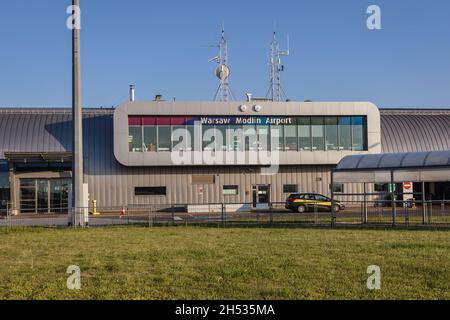 Edificio principale dell'Aeroporto Modlin di Varsavia nella città di Moldin, in Polonia Foto Stock