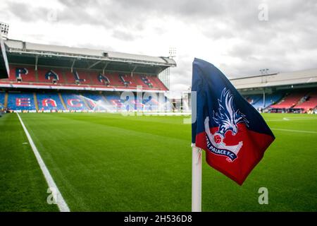 Londra, Regno Unito. IL 6 NOVEMBRE Selhurst Park è stato raffigurato durante la partita della Premier League tra Crystal Palace e Wolverhampton Wanderers al Selhurst Park di Londra sabato 6 novembre 2021. (Credit: Federico Maranesi | MI News) Credit: MI News & Sport /Alamy Live News Foto Stock