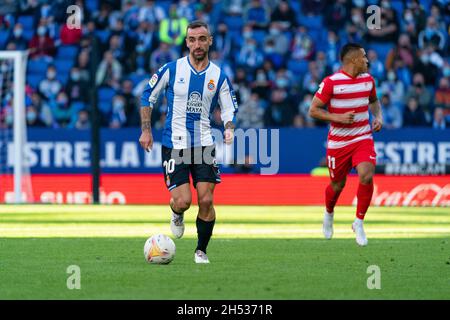 Barcellona, Spagna. 6 novembre 2021. SPAGNA-CALCIO-LA LIGA SANTANDER-RCD ESPANYOL VS GRANADA CF. La Liga Santander partita tra RCD Espanyol e Granada CF in RCD Stadium, el Prat, Spagna, il 6 novembre 2021. © Joan Gosa 2021 Credit: Joan Gosa Badia/Alamy Live News Foto Stock