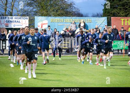 BANBURY, GBR. 6 NOVEMBRE i giocatori di Barrow prima della partita di fa Cup tra Banbury United e Barrow al Banbury Plant Hire Community Stadium di Banbury sabato 6 novembre 2021. (Credit: John Cripps | MI News) Credit: MI News & Sport /Alamy Live News Foto Stock