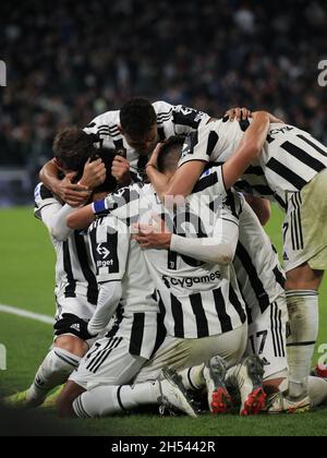 Torino, Italia. 6 novembre 2021. Juventus FC festeggia l'obiettivo durante la Juventus FC vs ACF Fiorentina, calcio italiano Serie A a a Torino, Italia, Novembre 06 2021 Credit: Independent Photo Agency/Alamy Live News Foto Stock