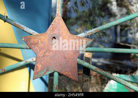Stella sovietica simbolica al sito Duga Radar in Ucraina Foto Stock