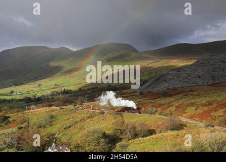 Garrett 130 dirige un trasporto fino a Rhyd DDU su 3.11.21.Welsh Highland Railway. Foto Stock