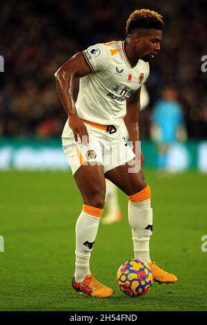 Londra, Regno Unito. 6 novembre 2021. Adama Traore di Wolverhampton Wanderers in azione durante il gioco. Premier League match, Crystal Palace contro Wolverhampton Wanderers presso lo stadio Selhurst Park di Londra sabato 6 novembre 2021. Questa immagine può essere utilizzata solo per scopi editoriali. Solo per uso editoriale, licenza richiesta per uso commerciale. Nessun uso in scommesse, giochi o un singolo club/campionato/player pubblicazioni. pic di Steffan Bowen/Andrew Orchard sport fotografia/Alamy Live news credito: Andrew Orchard sport fotografia/Alamy Live News Foto Stock