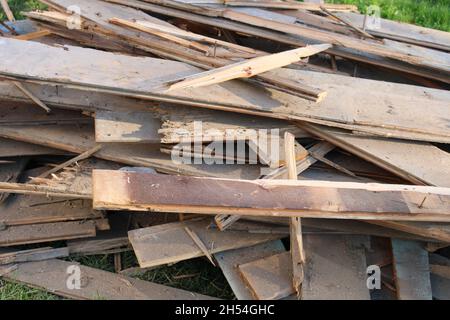 Un mattonello di detriti di legno Foto Stock