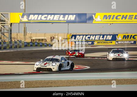 91 Bruni Gianmaria (ita), Lietz Richard (aut), Makowiecki Frederic (fra), Porsche GT Team, Porsche 911 RSR - 19, azione durante la 8 ore del Bahrain, 6° round del FIA World Endurance Championship 2021, FIA WEC, sul circuito Internazionale del Bahrain, dal 4 al 6 novembre 2021 a Sakhir, Bahrain - Foto: Francois Flamand/DPPI/LiveMedia Foto Stock