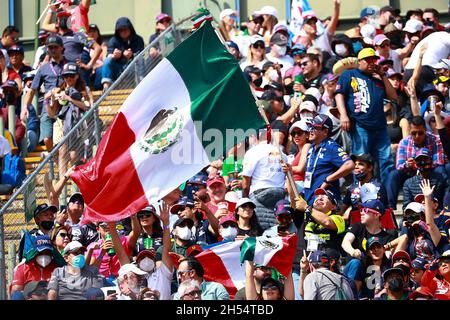 Città del Messico, Mexiko. 6 novembre 2021. 11/06/2021, Autodromo Hermanos Rodriguez, Città del Messico, FORMULA 1 GRAN PREMIO DE LA CIUDAD DE MEXICO 2021, nella foto Tribune complete in Messico. Credit: dpa/Alamy Live News Foto Stock