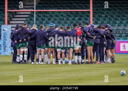 Londra, Regno Unito. 2 novembre 2021. London Irish team huddle a Londra, Regno Unito, il 11/2/2021. (Foto di Richard Washbrooke/News Images/Sipa USA) Credit: Sipa USA/Alamy Live News Foto Stock