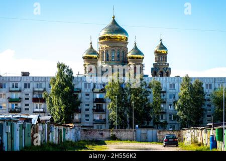 Liepaja chiesa estate viaggio lettonia Foto Stock