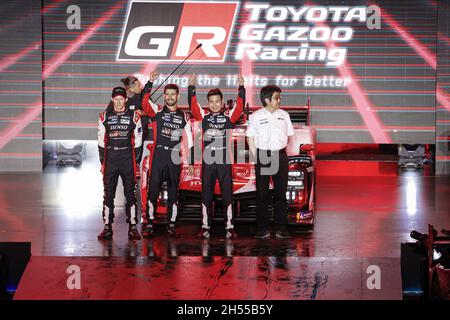 07 Conway Mike (gbr), Kobayashi Kamui (jpn), Lopez Jose Maria (arg), Toyota Gazoo Racing, Toyota GR010 - Hybrid, durante la cerimonia di premiazione del Campionato Mondiale di Endurance 2021, FIA WEC, sul circuito Internazionale del Bahrain, dal 4 al 6 novembre 2021 a Sakhir, Bahrain - Foto: Francois Flamand/DPPI/LiveMedia Foto Stock