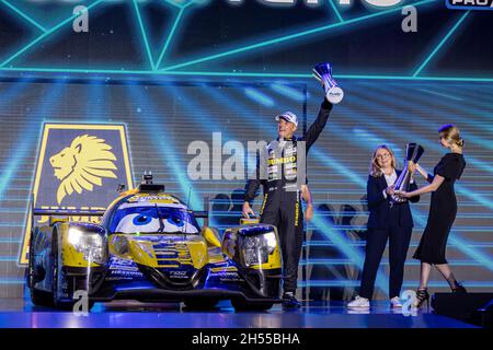 29 Van Eerd Frits (nld), Van der Garde Giedo (nld), Van Uitert Job (nld), Racing Team Nederland, Oreca 07 - Gibson, ritratto durante la cerimonia di premiazione del Campionato Mondiale di Endurance 2021, FIA WEC, sul circuito Internazionale del Bahrain, dal 4 al 6 novembre 2021 a Sakhir, Bahrain - Foto: Germain Hazard/DPPI/LiveMedia Foto Stock