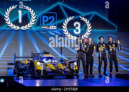 29 Van Eerd Frits (nld), Van der Garde Giedo (nld), Van Uitert Job (nld), Racing Team Nederland, Oreca 07 - Gibson, ritratto durante la cerimonia di premiazione del Campionato Mondiale di Endurance 2021, FIA WEC, sul circuito Internazionale del Bahrain, dal 4 al 6 novembre 2021 a Sakhir, Bahrain - Foto: Germain Hazard/DPPI/LiveMedia Foto Stock